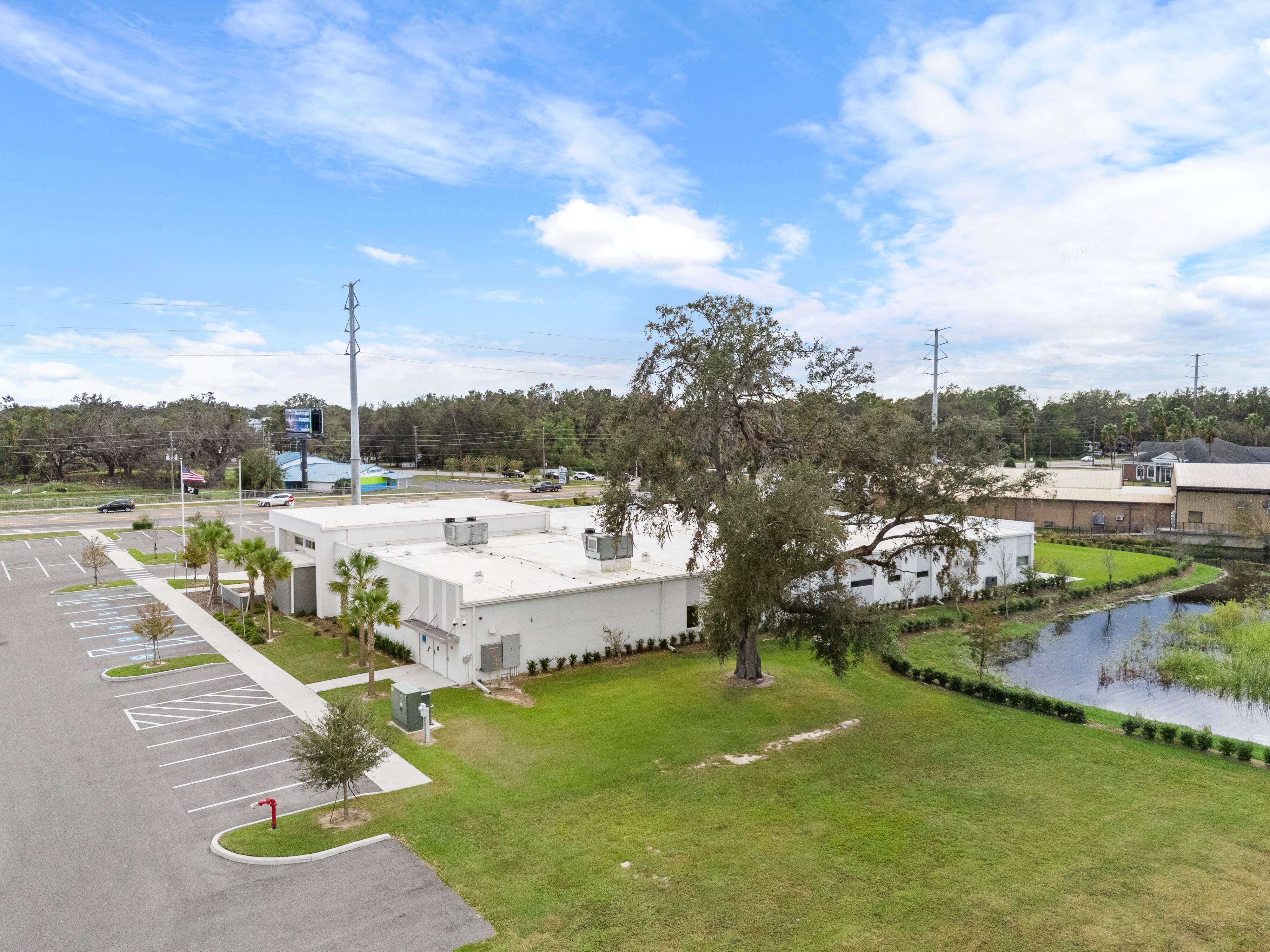 zephyrhills-va-clinic-entry-path-17